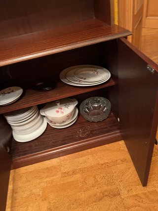Mueble salón madera clásico con vitrina