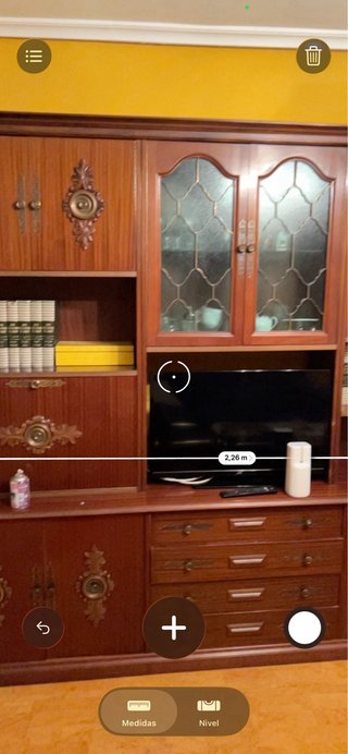 Mueble salón madera clásico con vitrina