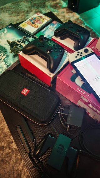Nintendo Switch OLED con juegos y accesorios