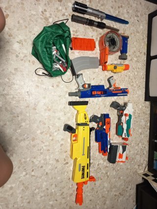 Lote de pistolas Nerf mega y fortnite y accesorios