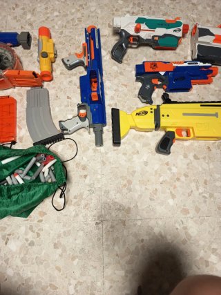 Lote de pistolas Nerf mega y fortnite y accesorios