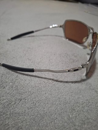 Gafas Oakley de sol Nuevas, sin uso.