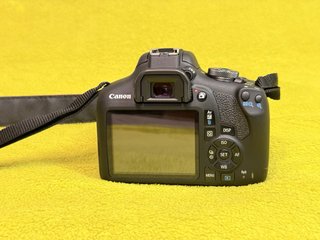 Canon EOS 2000D + Objetivo EF 75-300 f/4-5.6 III