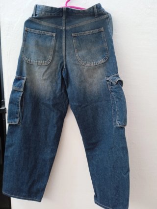 Pantalón cargo Bershka azul