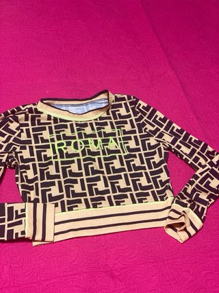 Camiseta “Fendi” con logo Roma