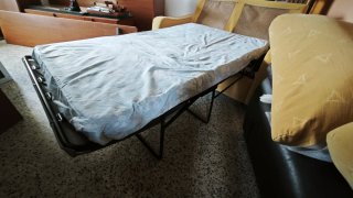 Sofá cama amarillo