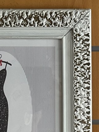 Cuadro Blanco Decorativo Vestido Negro