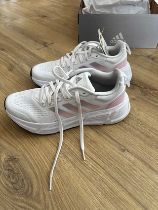 Adidas Questar GZ0618 Talla 41 Nuevas