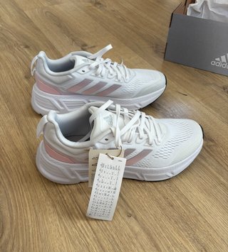 Adidas Questar GZ0618 Talla 41 Nuevas