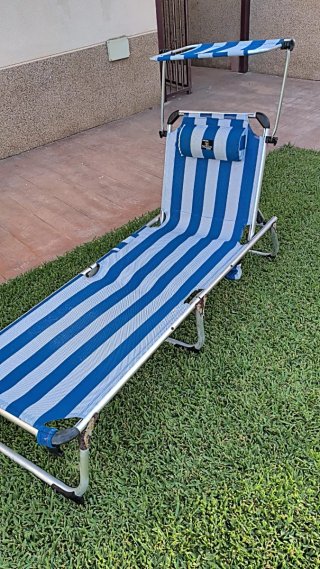Hamaca de playa/piscina azul y blanca