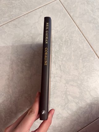 Llibre Coraline – Neil Gaiman (Edició en Català)
