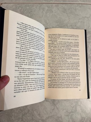 Llibre Coraline – Neil Gaiman (Edició en Català)