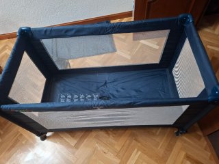 Cuna de viaje Combi con cambiador y doble altura