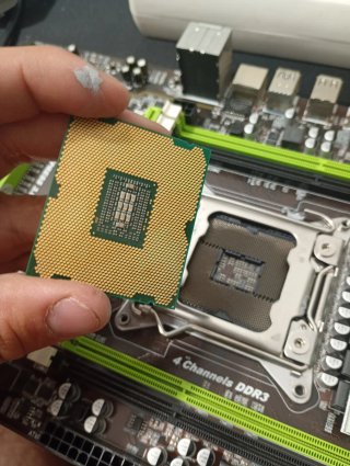 Procesador Intel Xeon E5-2689 2.60GHz + disipador