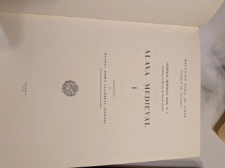 Dos tomos de "Álava Medieval"