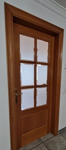 Puerta madera maciza interior con cristales