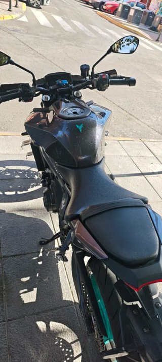 Yamaha MT-09  YAMT o cambio x honda adv 350