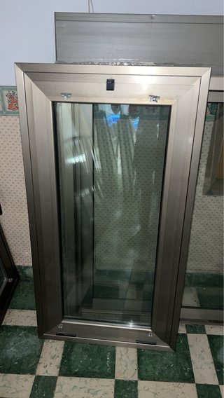 Ventanas de aluminio con manillas