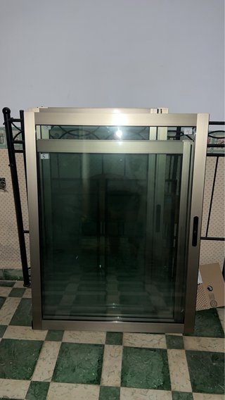 Ventanas de aluminio con manillas