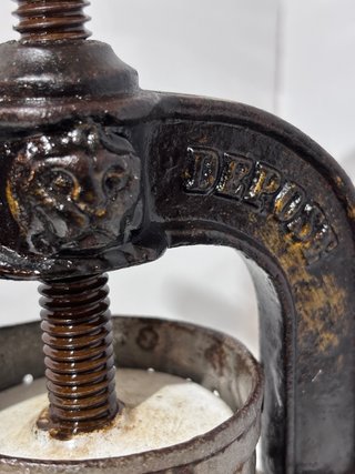 Prensa Antigua Hierro Fundido CAMION FRERES 1890