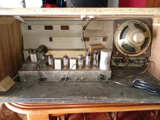 Radio antigua Mod. 6 con FM