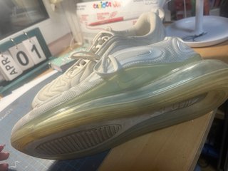 Nike Air Max 270 Talla 43 Beige