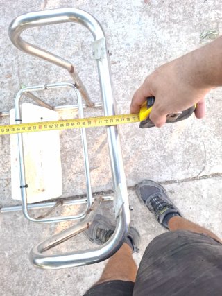 Consola semirrígida metálica