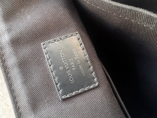 Bolso Louis Vuitton District MM Negro/Gris