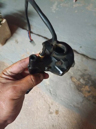 Piña Mandos Izq Peugeot Speedfight
