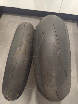Neumáticos Diablo Supercorsa. 180/55 - 120/70.
