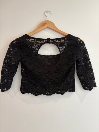 Top Bershka encaje negro talla S