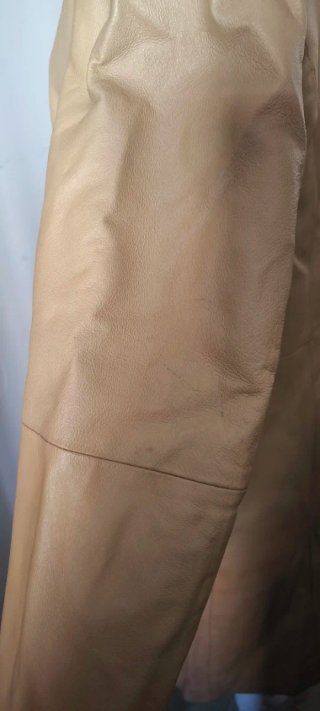Abrigo largo de piel beige