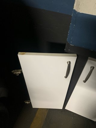 2 Puertas armario cocina blancas+ bisagras+tirador