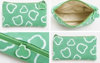 Neceser verde con estampado blanco