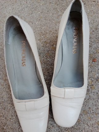 Zapatos de tacón Pronovias blancos talla 36