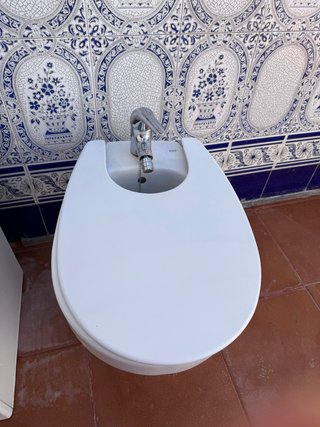 Bidet de cerámica blanco