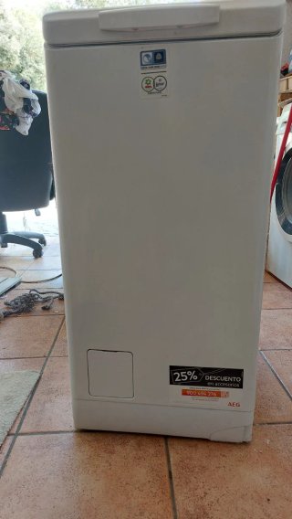 Lavadora Carga Superior AEG 40cm + Secadora Bosch