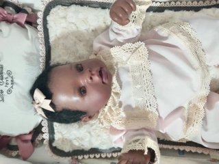 Muñeca bebé realista