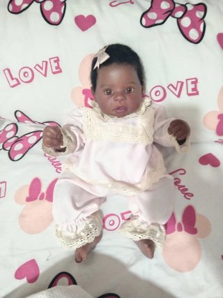 Muñeca bebé realista