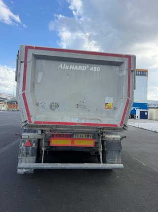 Bañera Aluhard gris con detalles rojos