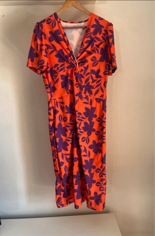 Vestido estampado naranja y morado