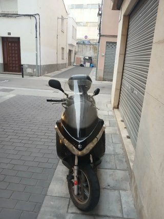 Suzuki Burgman executive black