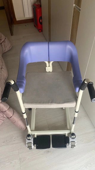Silla de ducha, WC y transferencia