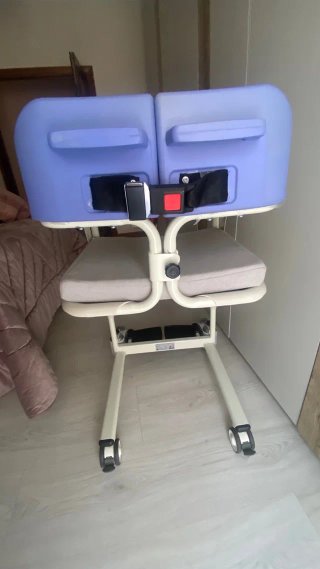 Silla de ducha, WC y transferencia
