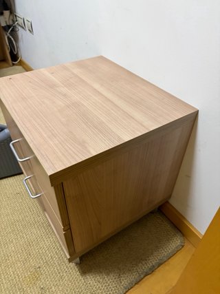 Cajonera de madera con 2 cajones