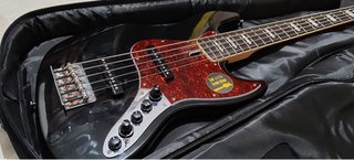 Marcus Miller V7 Alder-5 Black  peso:4,5 kg