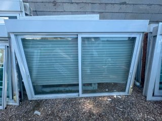 VENTANA CORREDERS CLIMALIT CON PERSIANA BLANCA