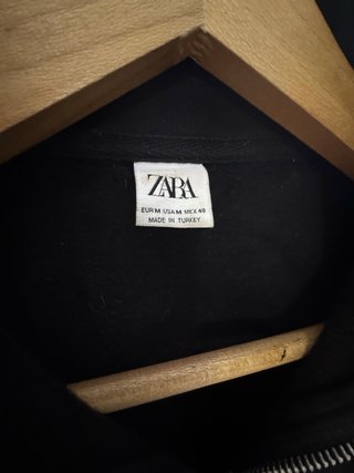 Sudadera Zara cremallera negra