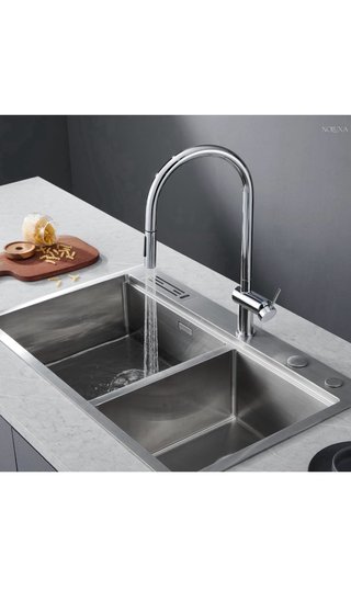 Grifo de cocina plateado