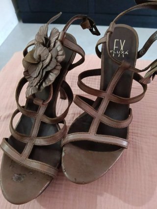 Sandalias Tacón Flores Marrón Fluxa ,